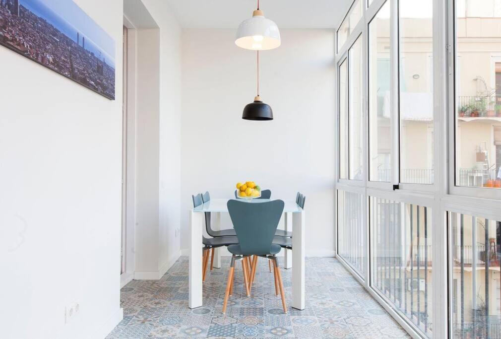 Perfectly Located 4Bed 4Bath Apartment In Barcelona 3 1 Екстериор снимка