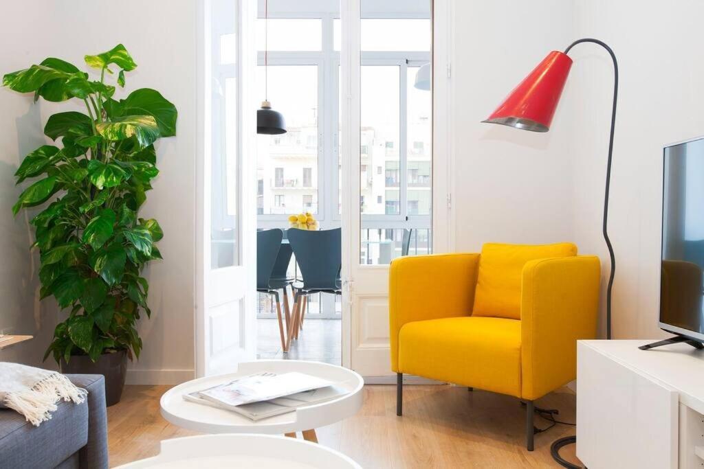 Perfectly Located 4Bed 4Bath Apartment In Barcelona 3 1 Екстериор снимка