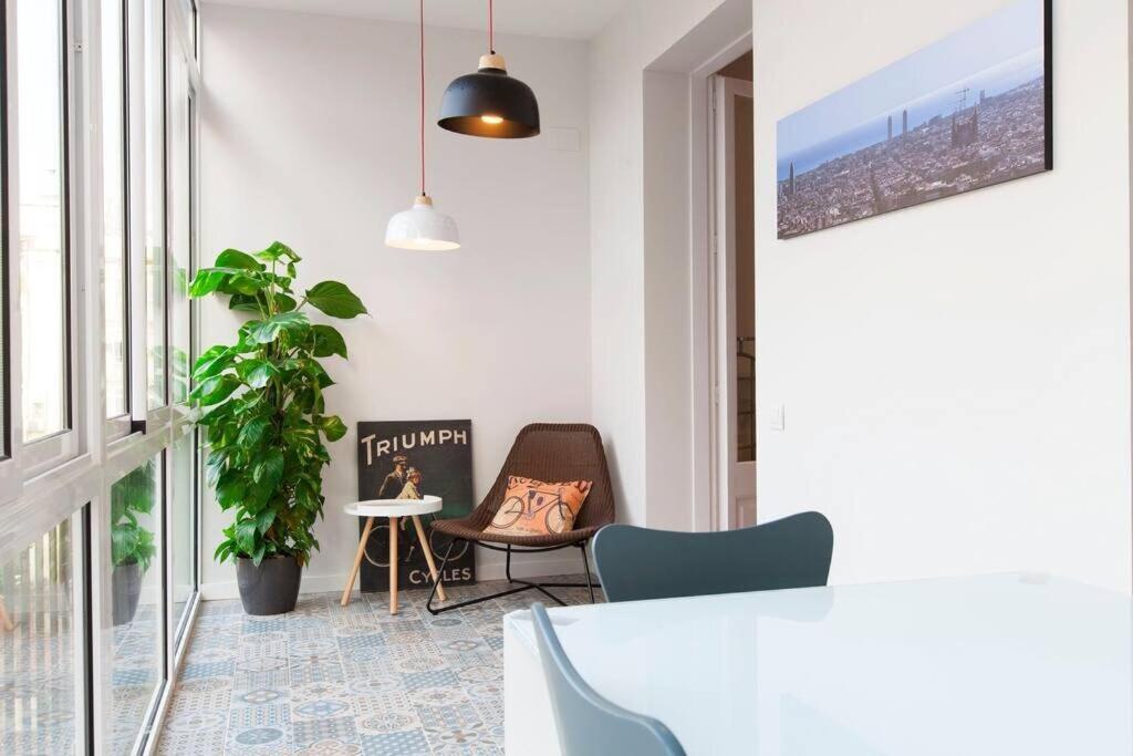 Perfectly Located 4Bed 4Bath Apartment In Barcelona 3 1 Екстериор снимка