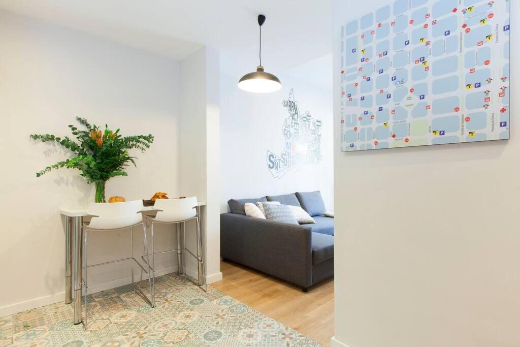 Perfectly Located 4Bed 4Bath Apartment In Barcelona 3 1 Екстериор снимка