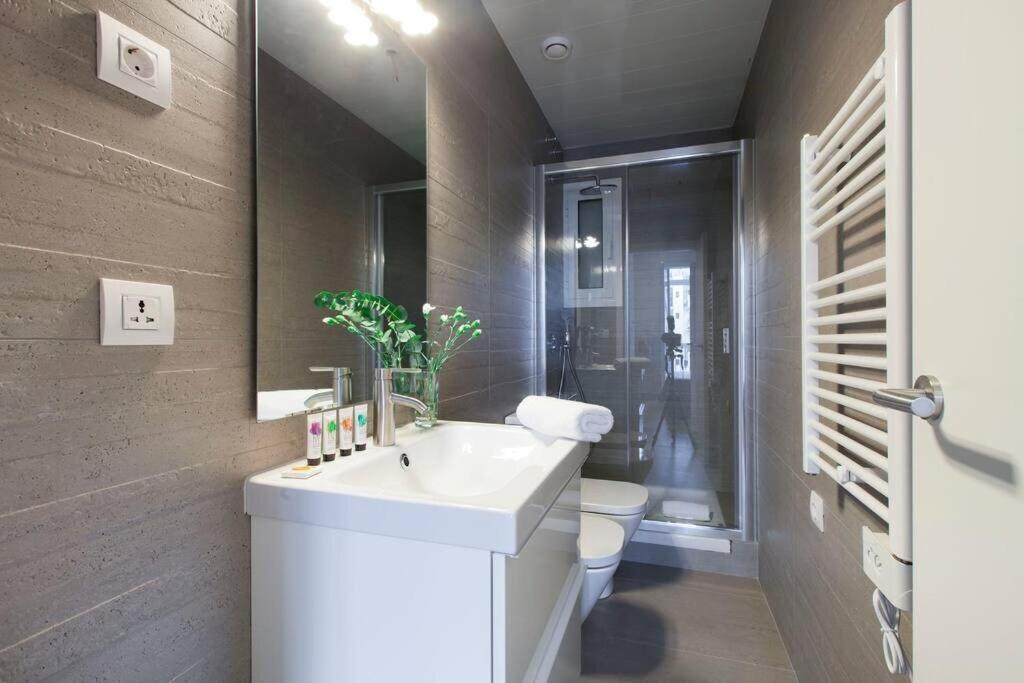 Perfectly Located 4Bed 4Bath Apartment In Barcelona 3 1 Екстериор снимка