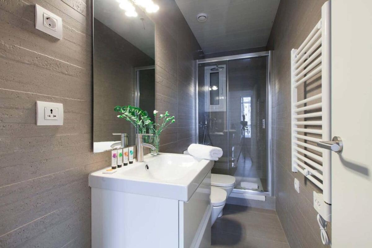 Perfectly Located 4Bed 4Bath Apartment In Barcelona 3 1 Екстериор снимка